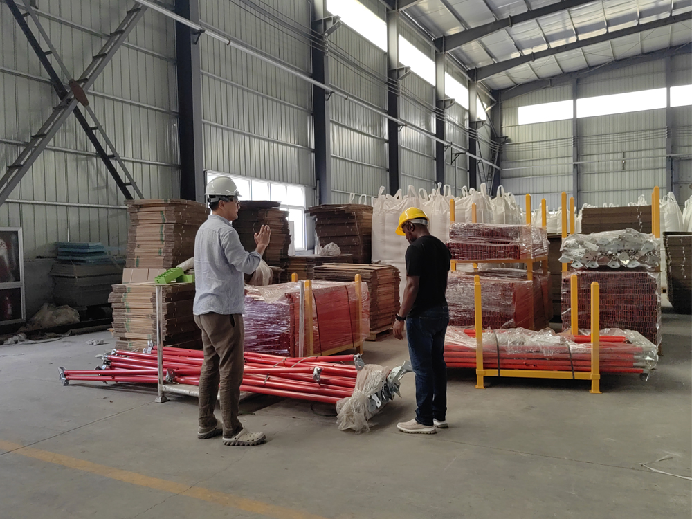 African Customers Visit ZPLASTK80 Modular FORMWORK Factory